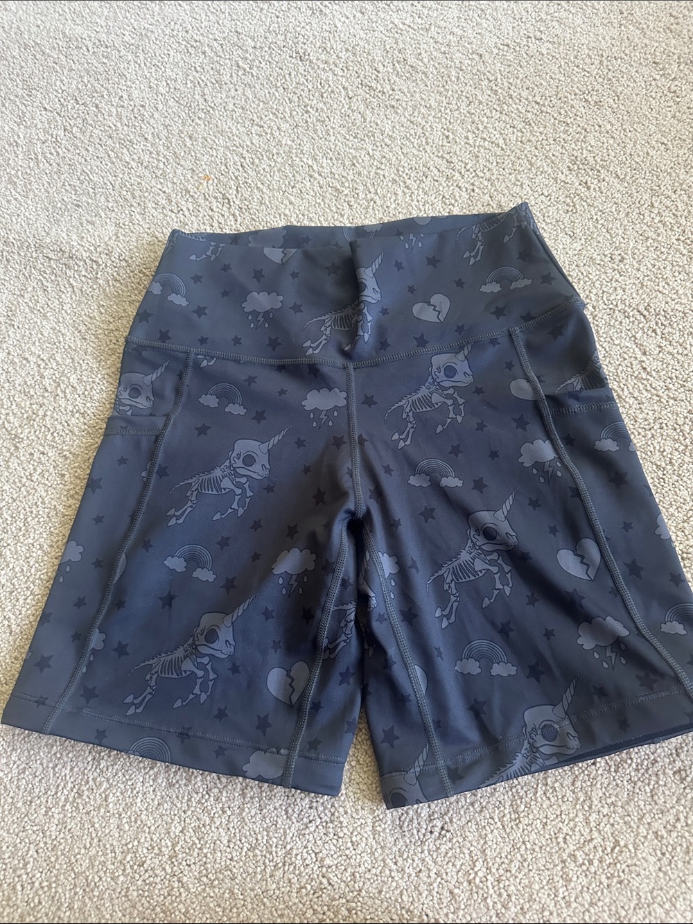 Constantly varied gear shorts